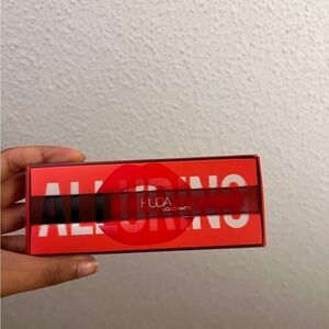 NIB Huda Beauty Liquid Lipstick
